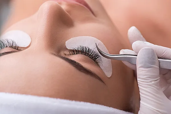 Lash Stylist